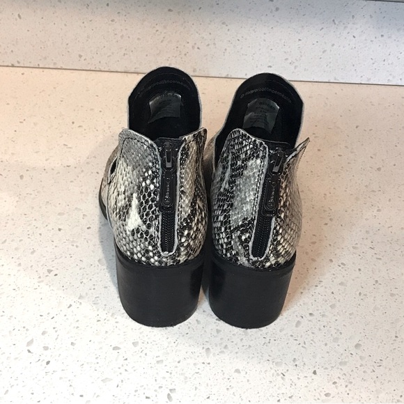 🔴 4/$15 BLONDO Waterproof Black & Gray Snakeskin Ankle Booties size 6.5 in EUC - Picture 6 of 14